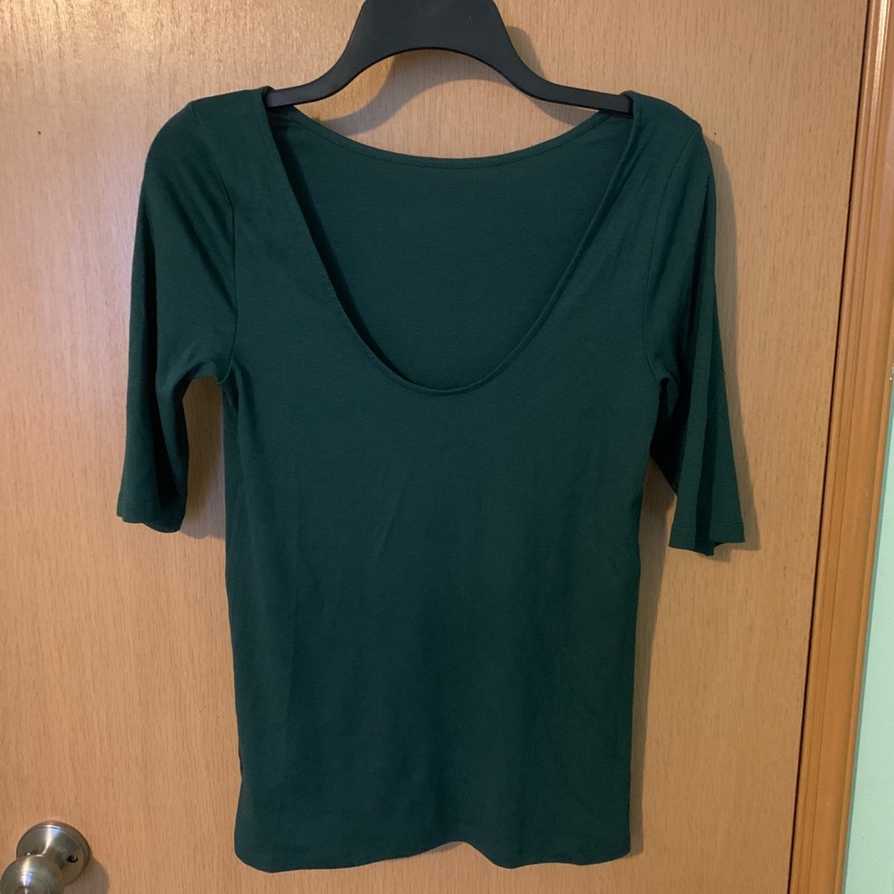 Old Navy quarter sleeve T-shirt